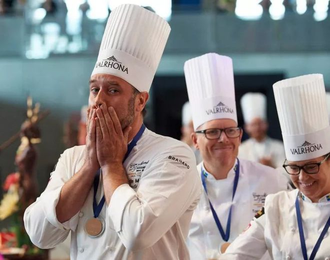 关于荷兰中场成功康复将参加大洲界杯的信息