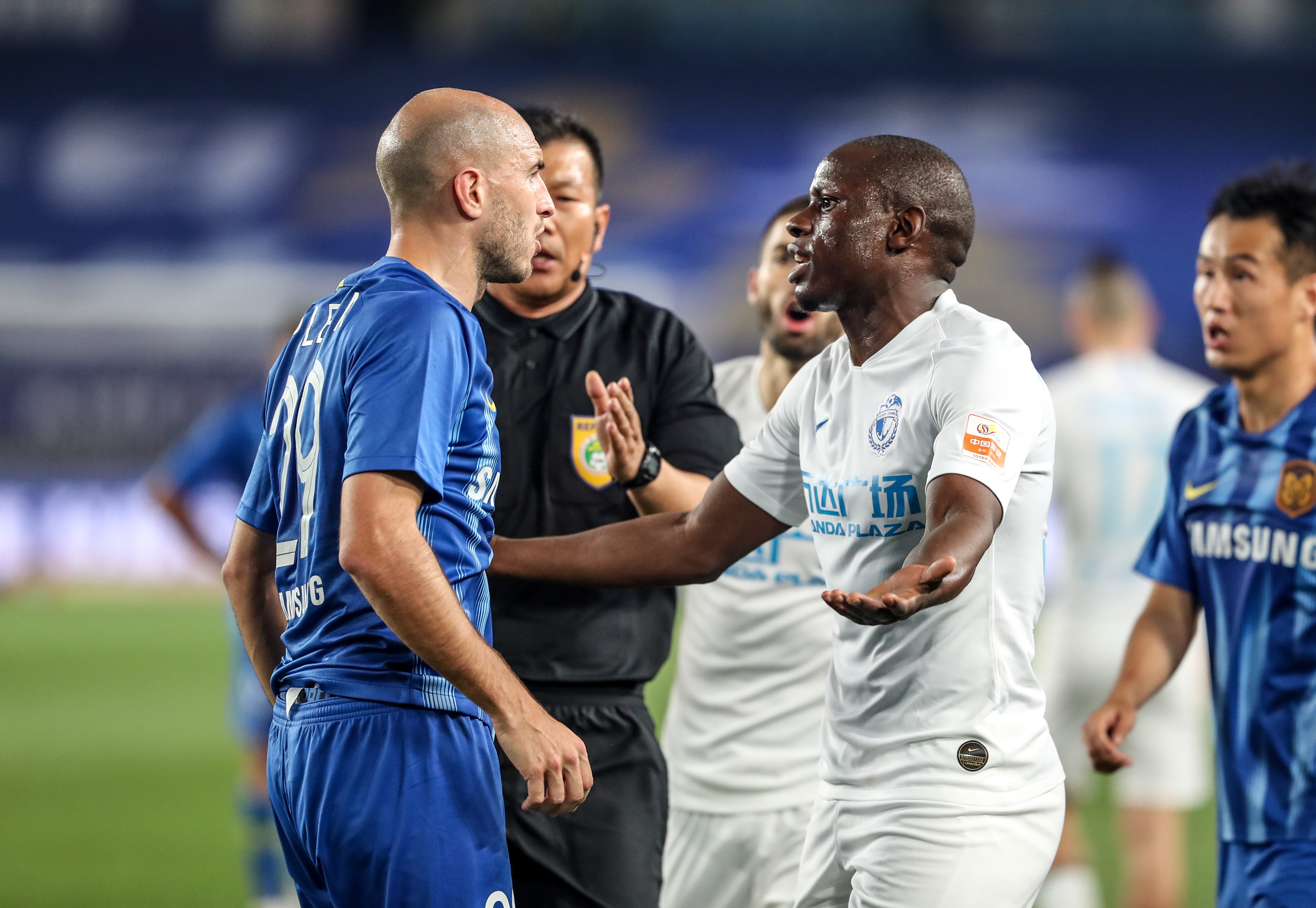 大连一方客场告捷，终结对手不败纪录的简单介绍