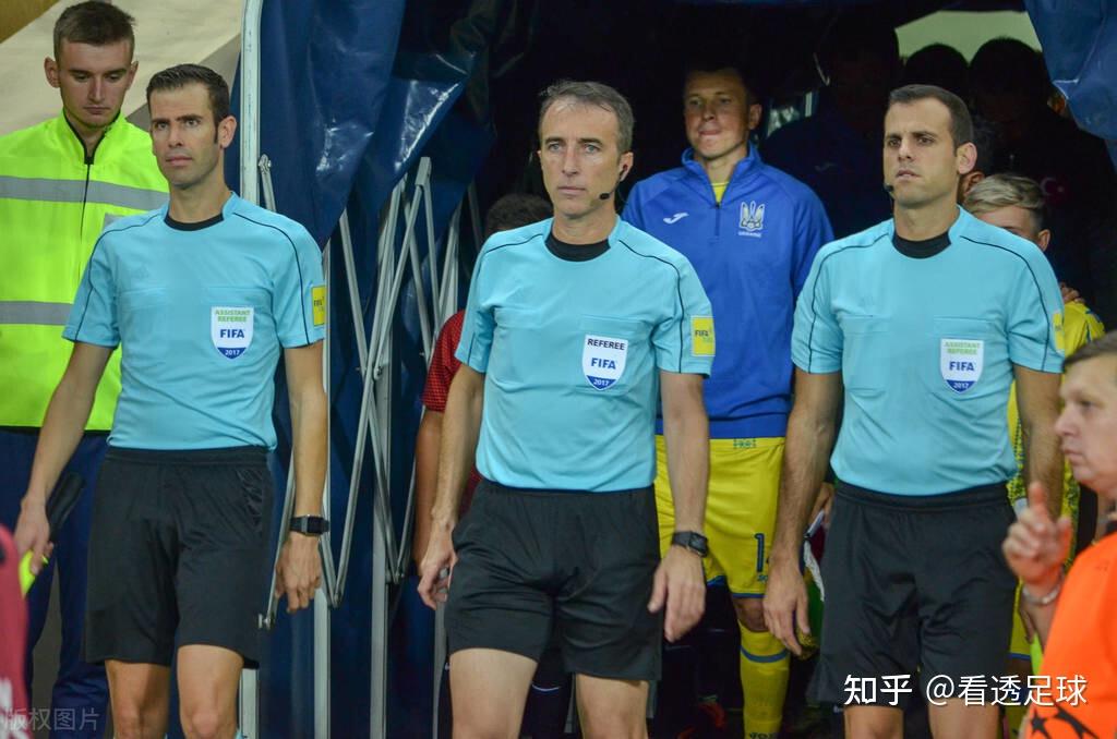 多特蒙德遭遇争议判罚，裁判组回应：执法公正，不能看到一样.的简单介绍